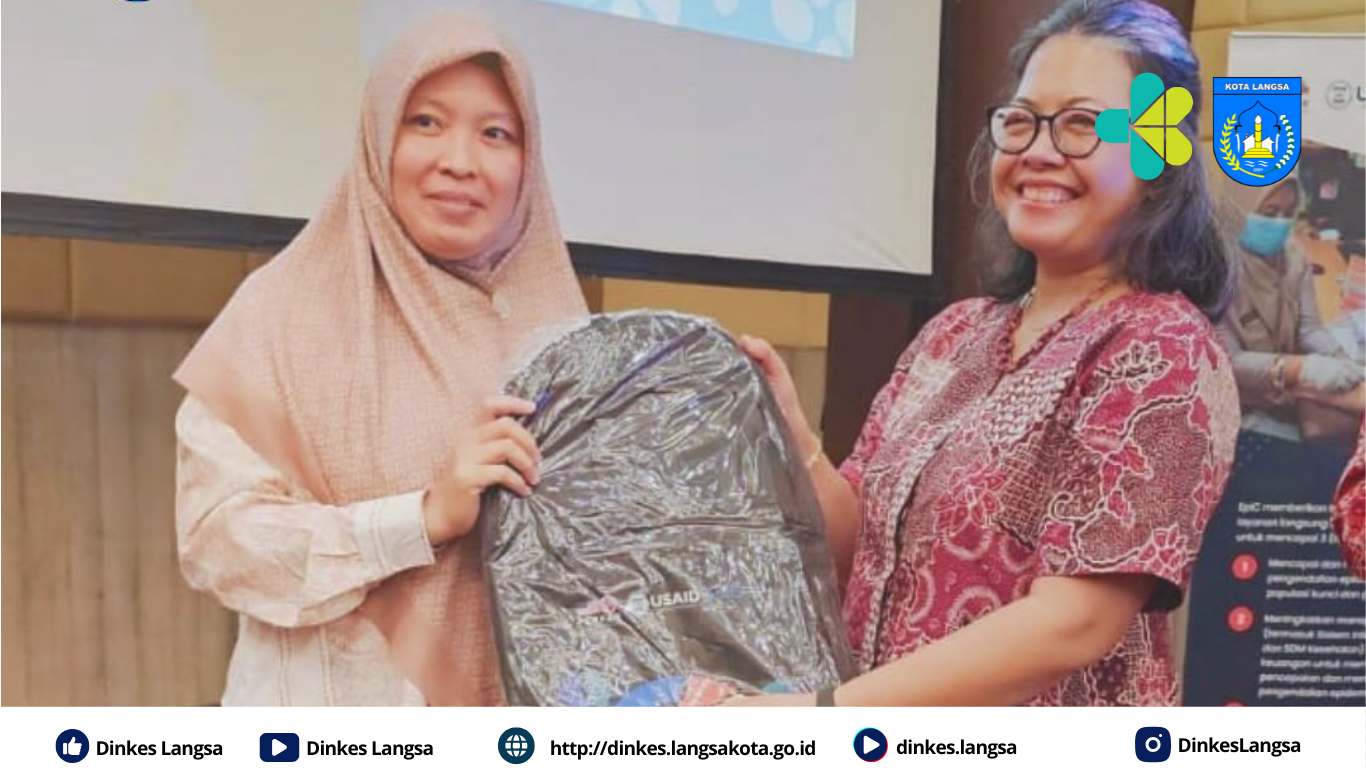 Nona Delfiani, SKM Raih Predikat Terbaik dalam Pelatihan Manajemen Penanggulangan HIV-AIDS